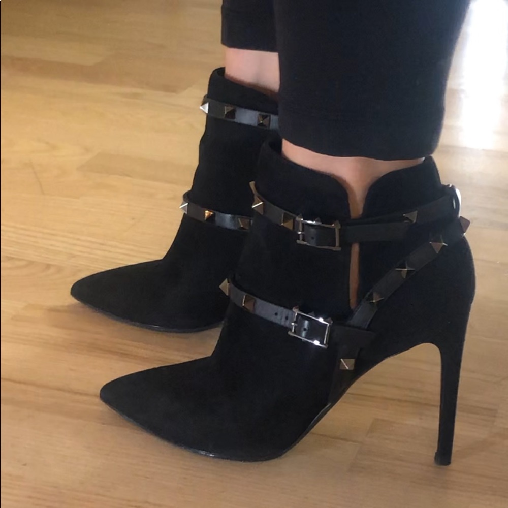 VALENTINO Rockstud pointed-toe booties